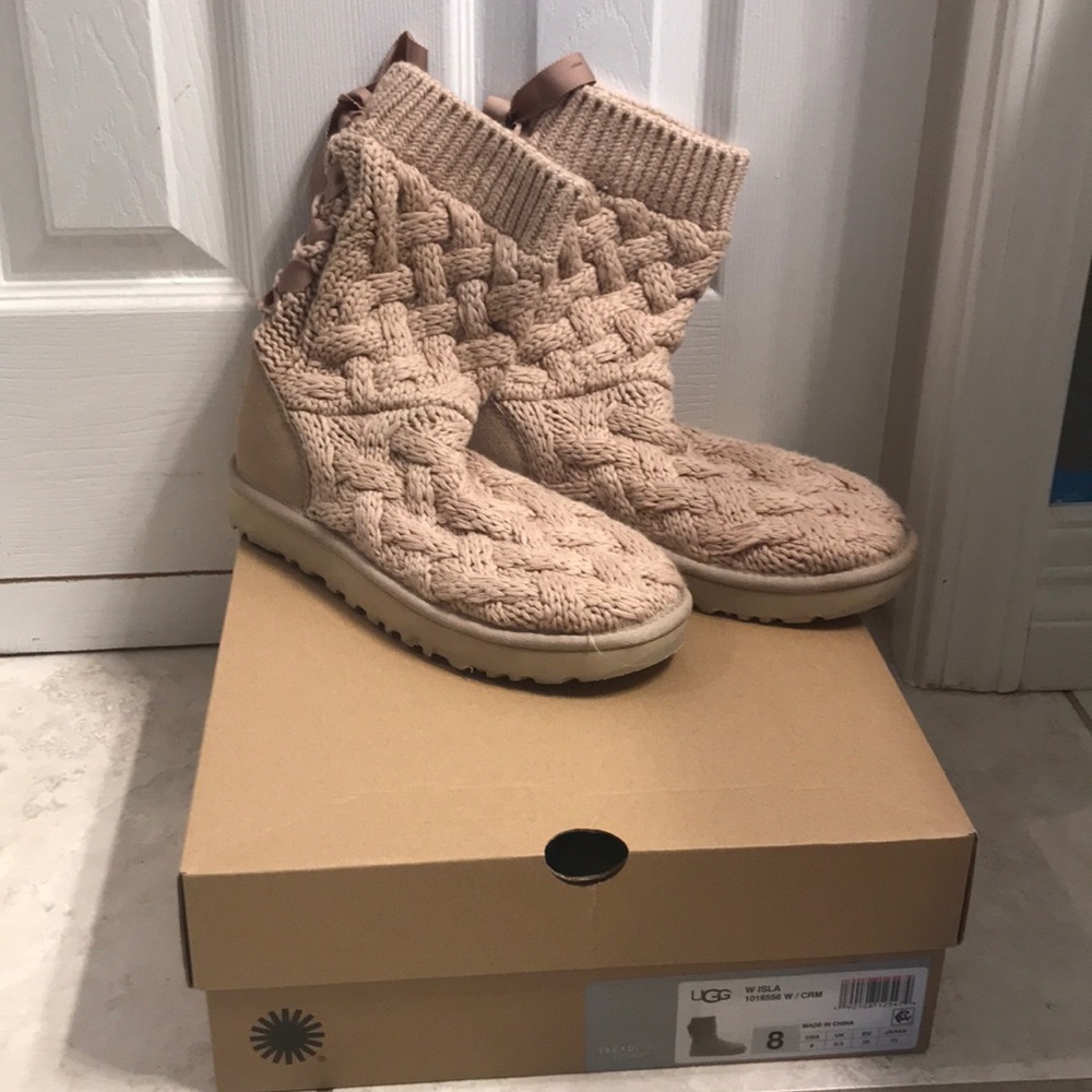 UGG Isla Crochet Short Boots Rose Color Size 8